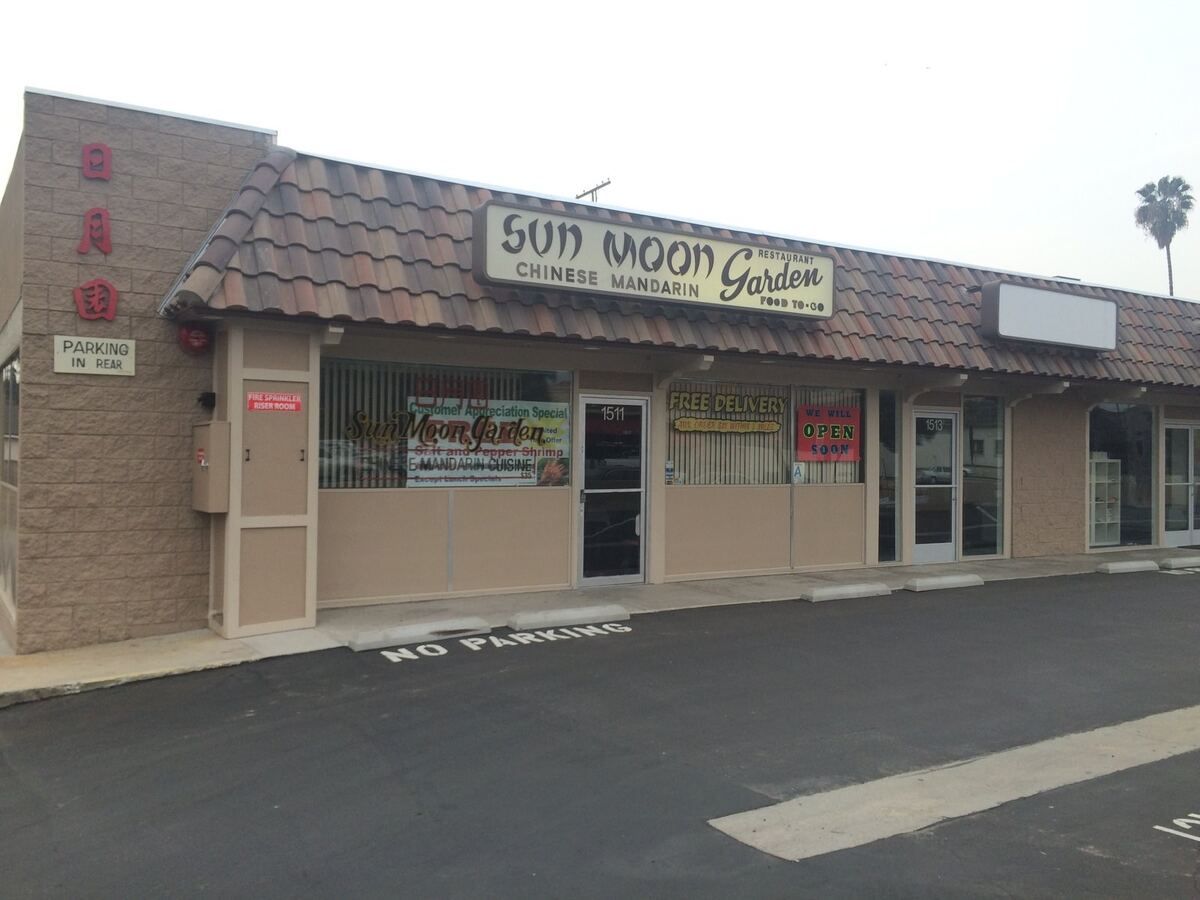 Burbank Plaza, the finished storefront run after the fire rebuild