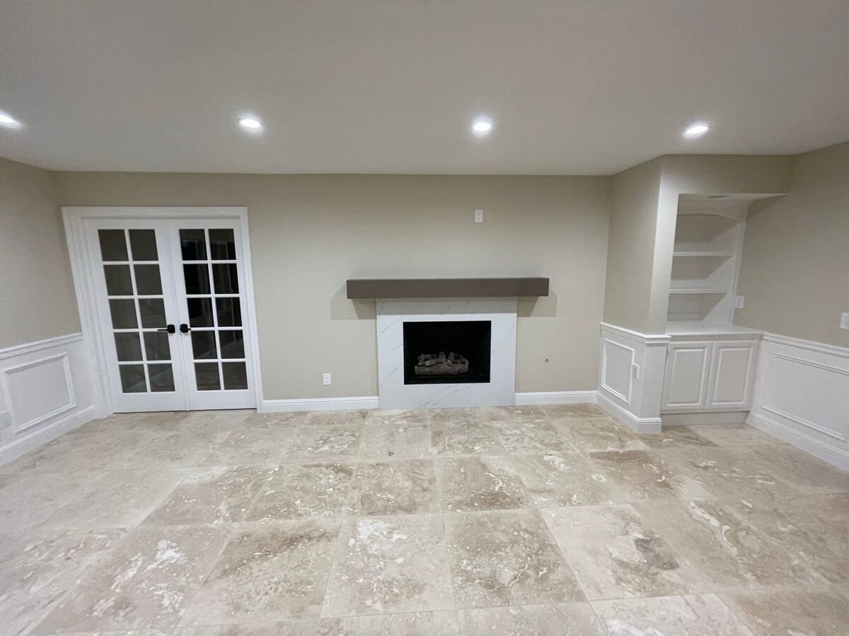 Living room with fireplace