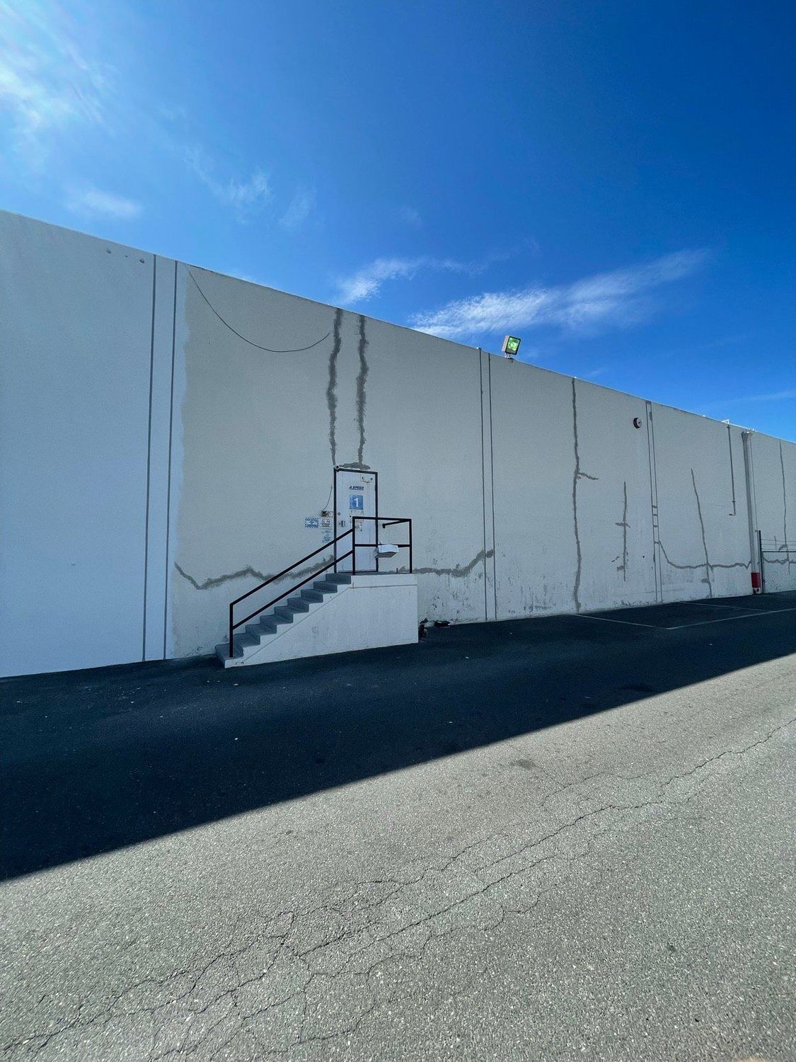 Vertical expansion joint